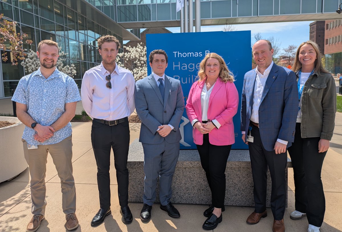 This Applied Intel Strategic team knocked it out of the park with their presentation at Erie Insurance! Pictured are alum Daniel Decker, Applied Intel students Tom Barry, Franco Machado, Kelly MacDougall and alum Mikayla Hvezda! Carpe Diem!