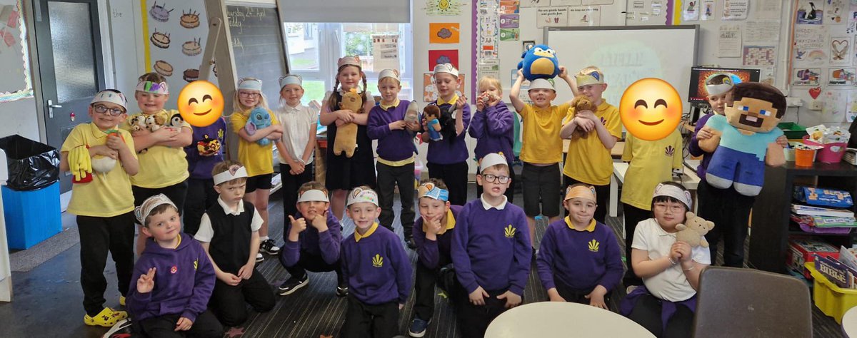 🌙🧸 Today we stretched, cuddled and even had a picnic with our Bears. Our Big Bear stretch was to raise awareness of the charities that rescue bears. 🧸🌙