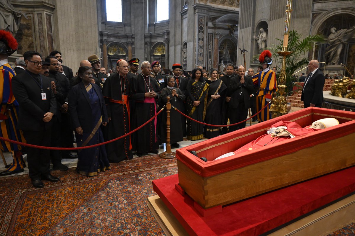 President Droupadi Murmu paid homage to His Holiness Pope Francis at Basilica of Saint Peter in Vatican City.