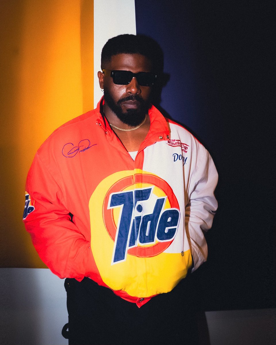 Mf hollering inside outside all dat.
BIG shout out to my boy <a href="/rinidawg/">RINI</a> for adding me on his NORTH AMERICAN tour!
Thank you guys for the opportunity
Catch me at the first stop in Chicago!
This gone be the best show period. Tix link. songkick.com/concerts/42557… 🍑