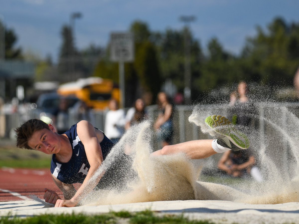 Bulldogs Track &amp; Field vs Tigers &amp; Huskies #ThisIsTheCWAC #CWACTrackField2025 
#WIAAWA #SportsPhotography