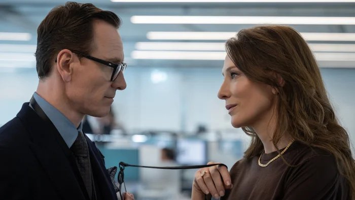 BondorNothing's tweet image. Sad to see #StevenSoderbergh&apos;s #BlackBag didn’t do too well at the box office. I loved it: a sharp, stylish spy thriller with a brilliant cast, Harry Palmer vibes, Agatha Christie twists and a groovy David Holmes score. Looks great, sounds great. What’s not to like?