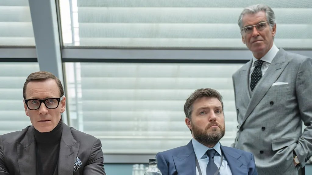 BondorNothing's tweet image. Sad to see #StevenSoderbergh&apos;s #BlackBag didn’t do too well at the box office. I loved it: a sharp, stylish spy thriller with a brilliant cast, Harry Palmer vibes, Agatha Christie twists and a groovy David Holmes score. Looks great, sounds great. What’s not to like?