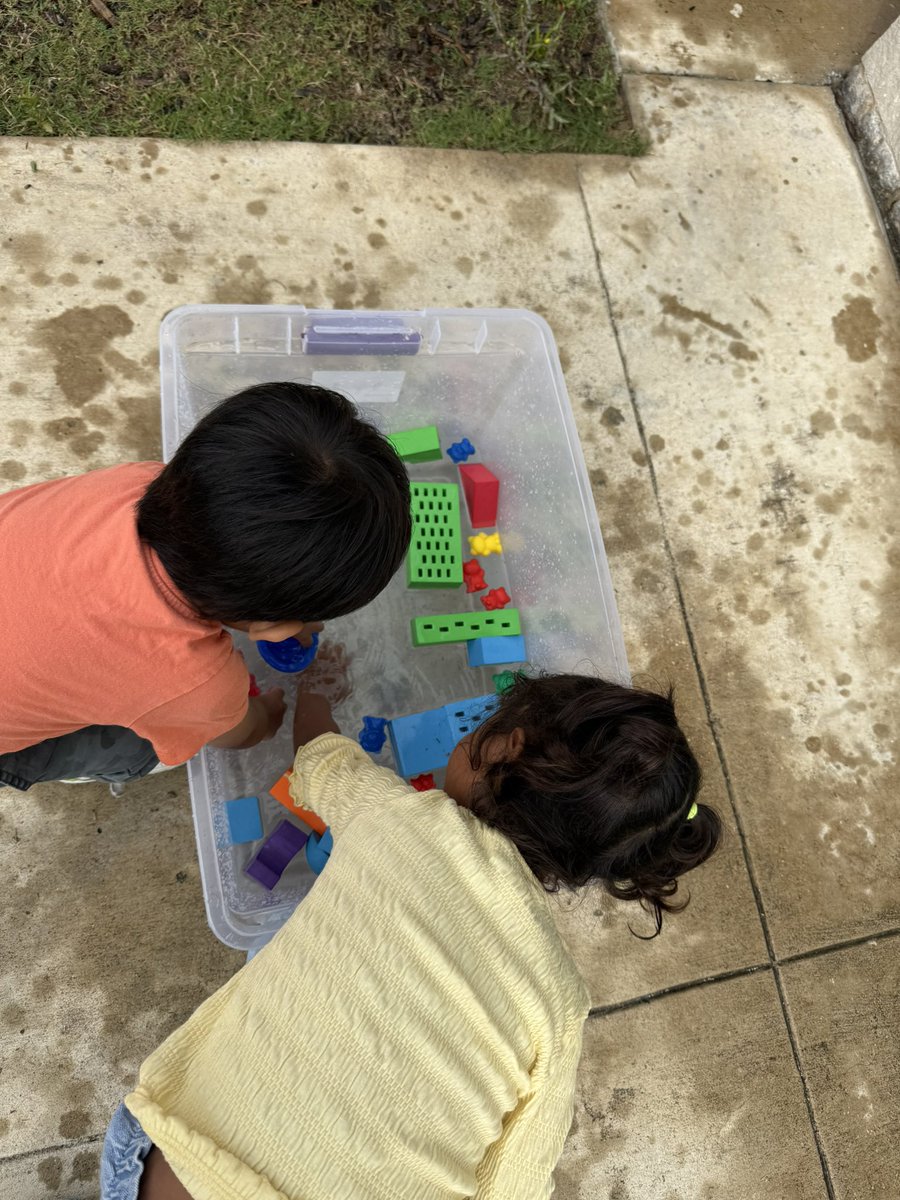 W is for wet work stations! <a href="/cfisdmcgown/">@cfisdmcgown</a> #OwlAboutTheBest