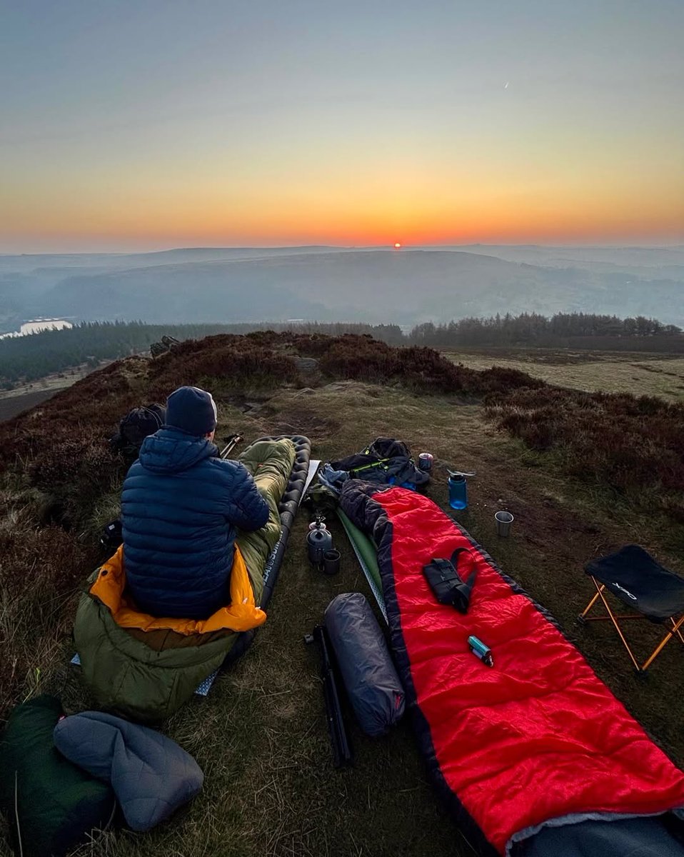 🌄 Four moments featured in the latest issue of #TheGreatOutdoors shared by our community. From bothies to bivvies, we hope the 'Strange Sleeps' special is serving inspiration to go beyond #wildcamping.

📸 Tag us in your shots and get your copy now:
thegreatoutdoorsmag.com/latest-issue/g…