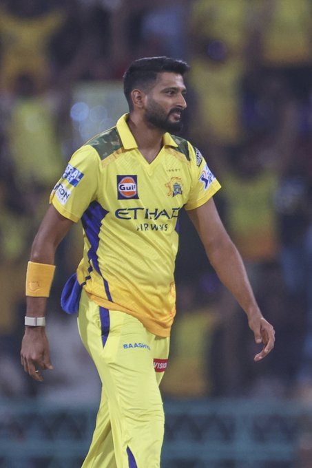 Khaleel Strikes in first over, Abhishek departs on duck