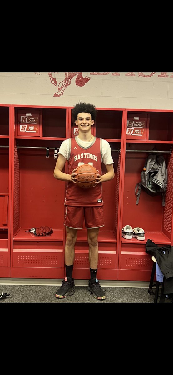 Blessed to say I have received my first offer from Hastings college, Thank you coaches for the opportunity!!
<a href="/JaredSamuelson3/">Jared Samuelson</a> <a href="/HCBroncoMBB/">Hastings College Men’s Basketball</a> 
<a href="/sabercathoops/">Matt Johannsen</a>
