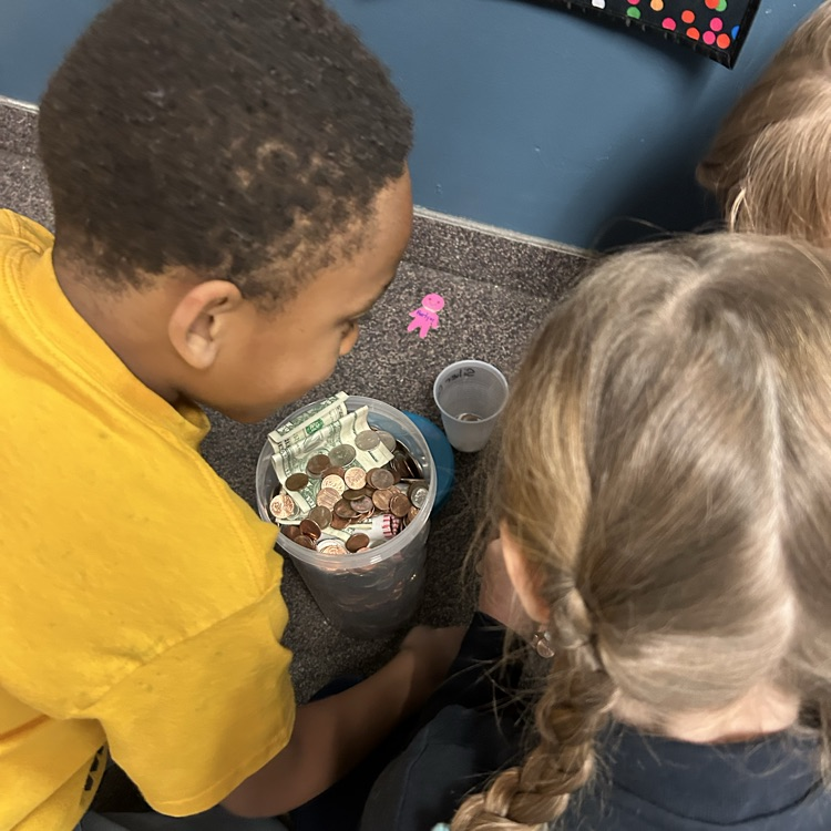 MAGriffons's tweet photo. Our students are having a blast💥with the change war! Next week is the last week to bring in change. Pennies are positive and all other coins/bills are negative. The class with the most positive points will get an ice cream party from MA’s Student Council! 🍦#MAexcellence https://t.co/tQg6O4JZwl