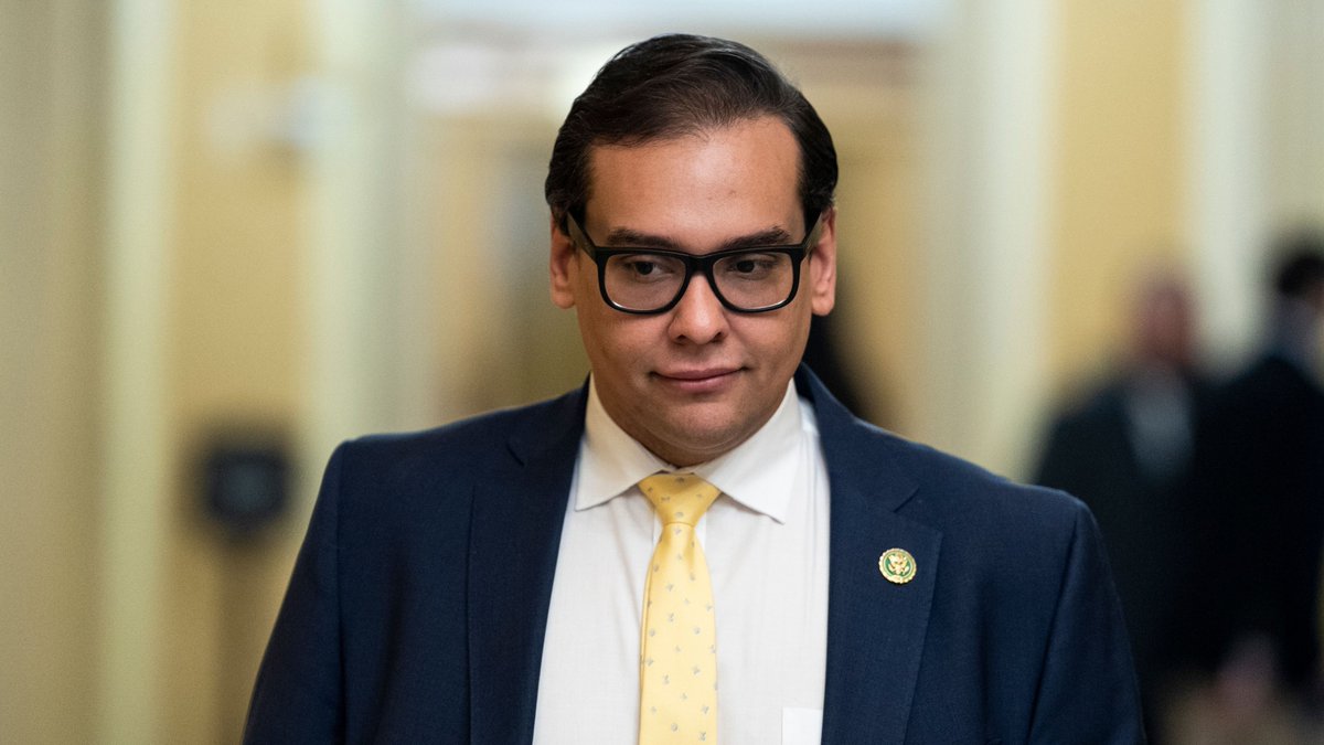 bennyjohnson's tweet photo. 🚨BREAKING: Former GOP Congressman George Santos sentenced to 7 years in prison for fraud and identity theft. https://t.co/uc1VWj6Bxc