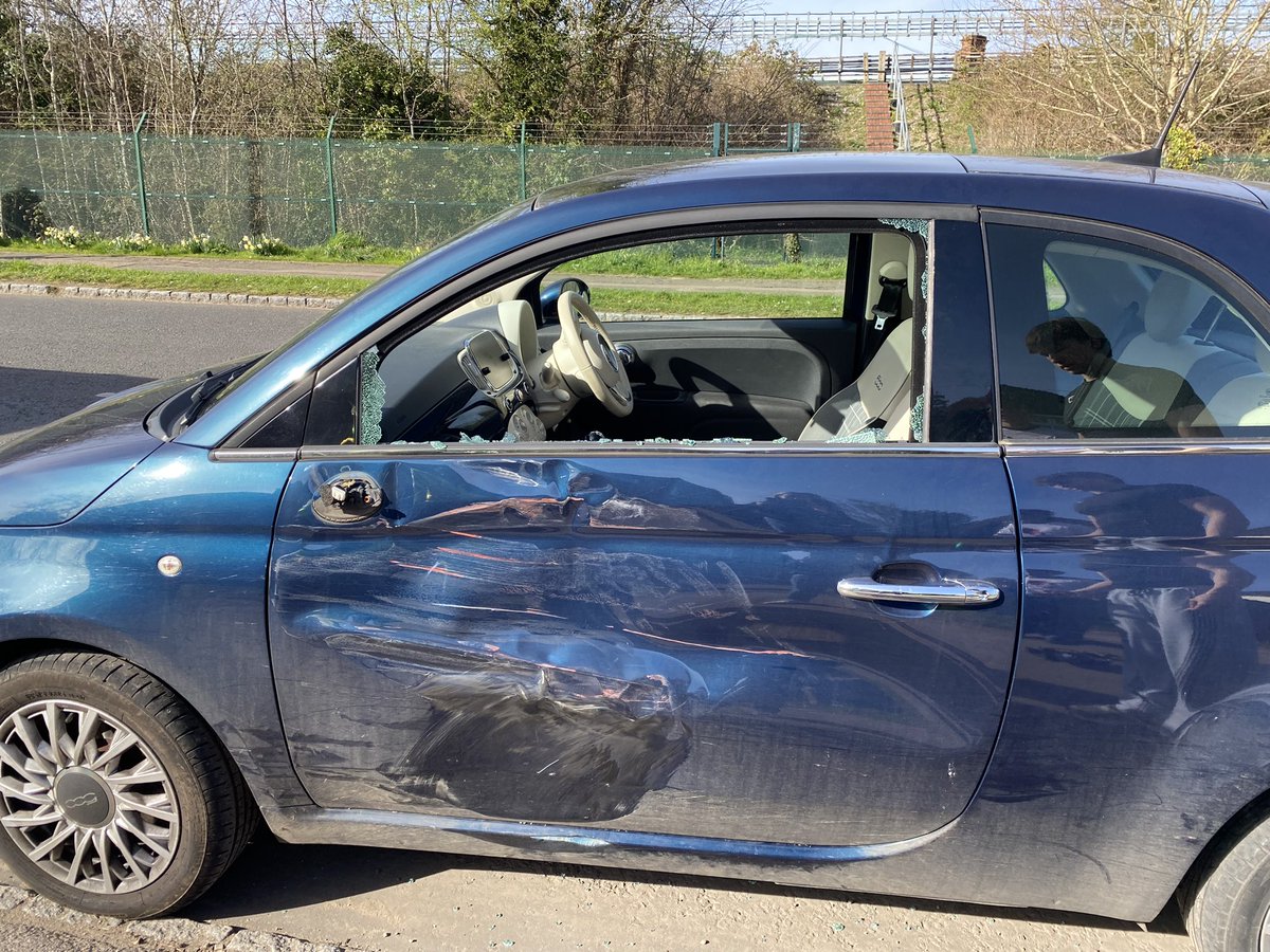 CarolineGH's tweet photo. I’m getting nowhere—please help. @RoyalMail driver involved in his 3rd crash in a week did hit-and-run writing off son’s car. Amersham sorting off said he shouldn’t have been driving but @RoyalMailHelp won’t explain why he was on the road. #GallagherBassett says it’s an HR issue https://t.co/b2kM2eU1GW