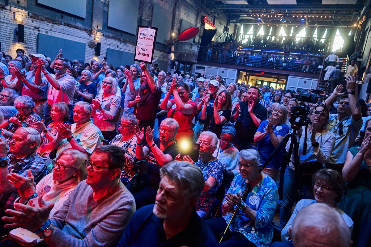 This is a completely unedited, high-resolution photo from the town hall that Democrat Senator Chris Murphy, held in North Carolina last night.

What IMMEDIATELY jumps out at you about this photo?

Do you see it?
