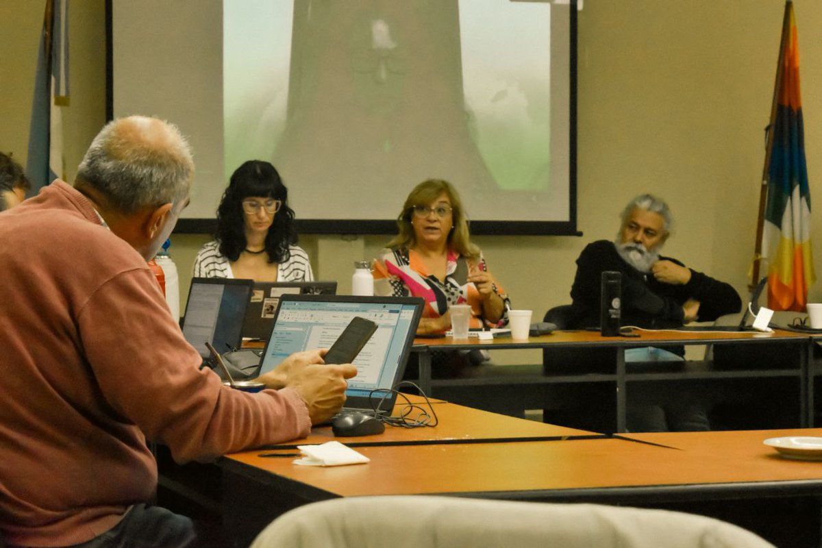 Se reunió la nueva Mesa Ejecutiva de CONADU Histórica conaduhistorica.org.ar/prensa/se-reun…