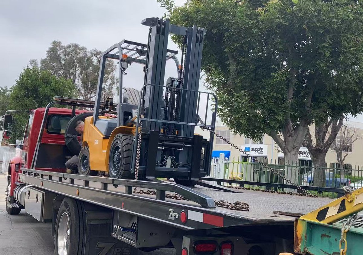EKKOlifts's tweet photo. No matter the size of your order โ big or small, near or far โ EKKOโs Sales and Warehouse teams work hard to keep you covered!
๐ฆ๐ช Contact EKKO today for all your Equipment needs!
#ekko #lifts #LiftEquipment #materialhandling #worksmarter #efficiencyonabudget #MovingAhead https://t.co/kclTVYUKfq