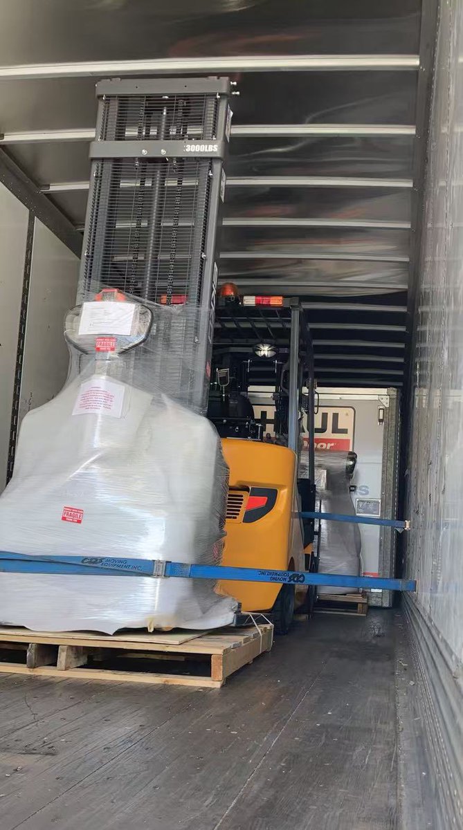 EKKOlifts's tweet photo. No matter the size of your order โ big or small, near or far โ EKKOโs Sales and Warehouse teams work hard to keep you covered!
๐ฆ๐ช Contact EKKO today for all your Equipment needs!
#ekko #lifts #LiftEquipment #materialhandling #worksmarter #efficiencyonabudget #MovingAhead https://t.co/kclTVYUKfq