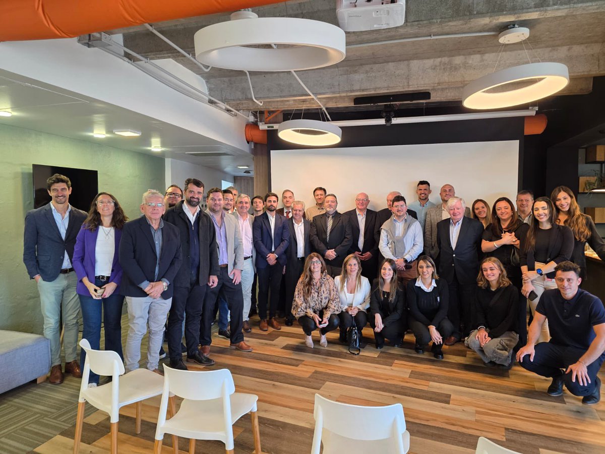 NOVEDADES ECONÓMICAS EN VIVO

Hoy economistas del IERAL realizaron una nueva presentación de Novedades Económicas en Avenga, firma de software con presencia local e internacional.
▪️ <a href="/marcapello/">Marcelo Capello</a>: panorama macro y fiscal
▪️ <a href="/mCohenArazi/">Marcos Cohen Arazi</a>: análisis sectorial y productivo

Gran