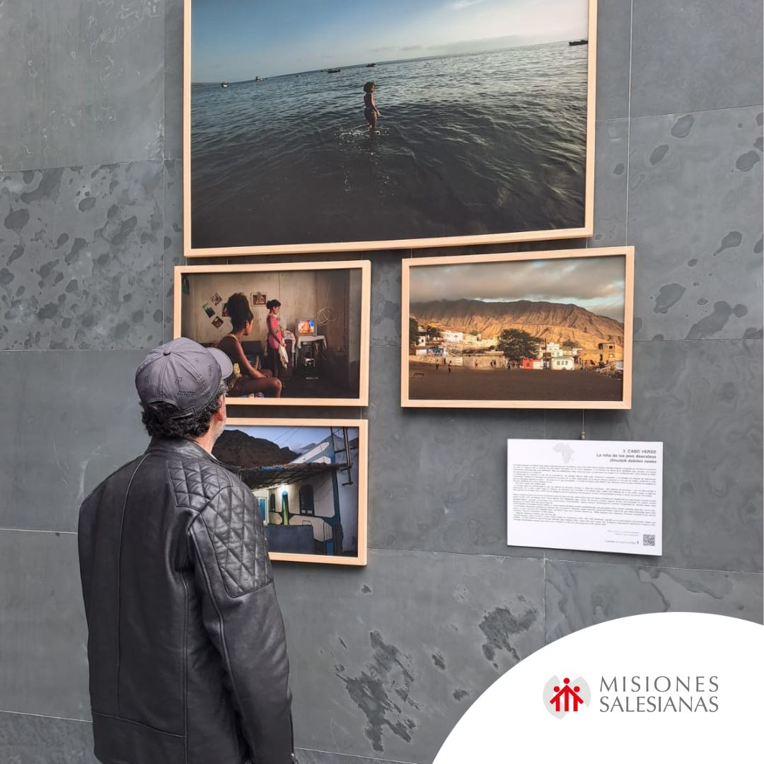 Misiones Salesianas (@msalesianas) on Twitter photo ¿Estás en #Pamplona? Te proponemos que te acerques al #ParlamentoNavarra y visites la exposición #Indestructibles de <a href="/alfonsrodriguez/">ALFONS RODRÍGUEZ</a> y <a href="/xavieraldekoa/">Xavier Aldekoa</a>. Una muestra 📷 que cuenta las historias de #resiliencia, de #fortaleza y llenas de #optimismo. ¡No te la pierdas! ¿Estás en #Pamplona? Te proponemos que te acerques al #ParlamentoNavarra y visites la exposición #Indestructibles de <a href="/alfonsrodriguez/">ALFONS RODRÍGUEZ</a> y <a href="/xavieraldekoa/">Xavier Aldekoa</a>. Una muestra 📷 que cuenta las historias de #resiliencia, de #fortaleza y llenas de #optimismo. ¡No te la pierdas!