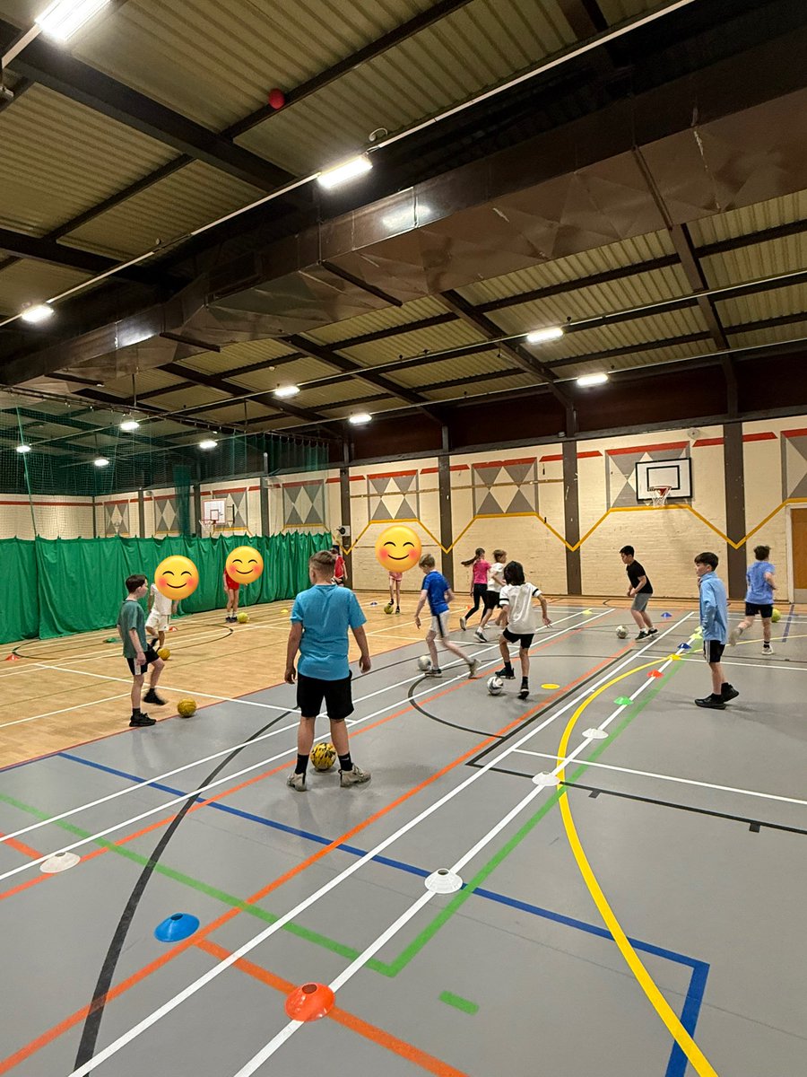 CultsSchool's tweet photo. In PE, 6S had the opportunity to be taught by their peers about football. The learners planned the session and taught their peers about dribbling and having control of the ball #TeamCPS #AberdeenLearns #learnersleadinglearning @Schools_Digital https://t.co/poUAd2n9oz
