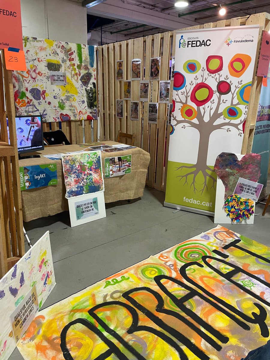 marta_art_cas's tweet photo. Avui, @FEDACManresa i @FEDACXarxa hem portat el projecte +Art a les Escoles al #FestaSalut. Una jornada per tornar a reivindicar que l’art a l’escola és clau per al benestar emocional. https://t.co/Jb0DiroETu