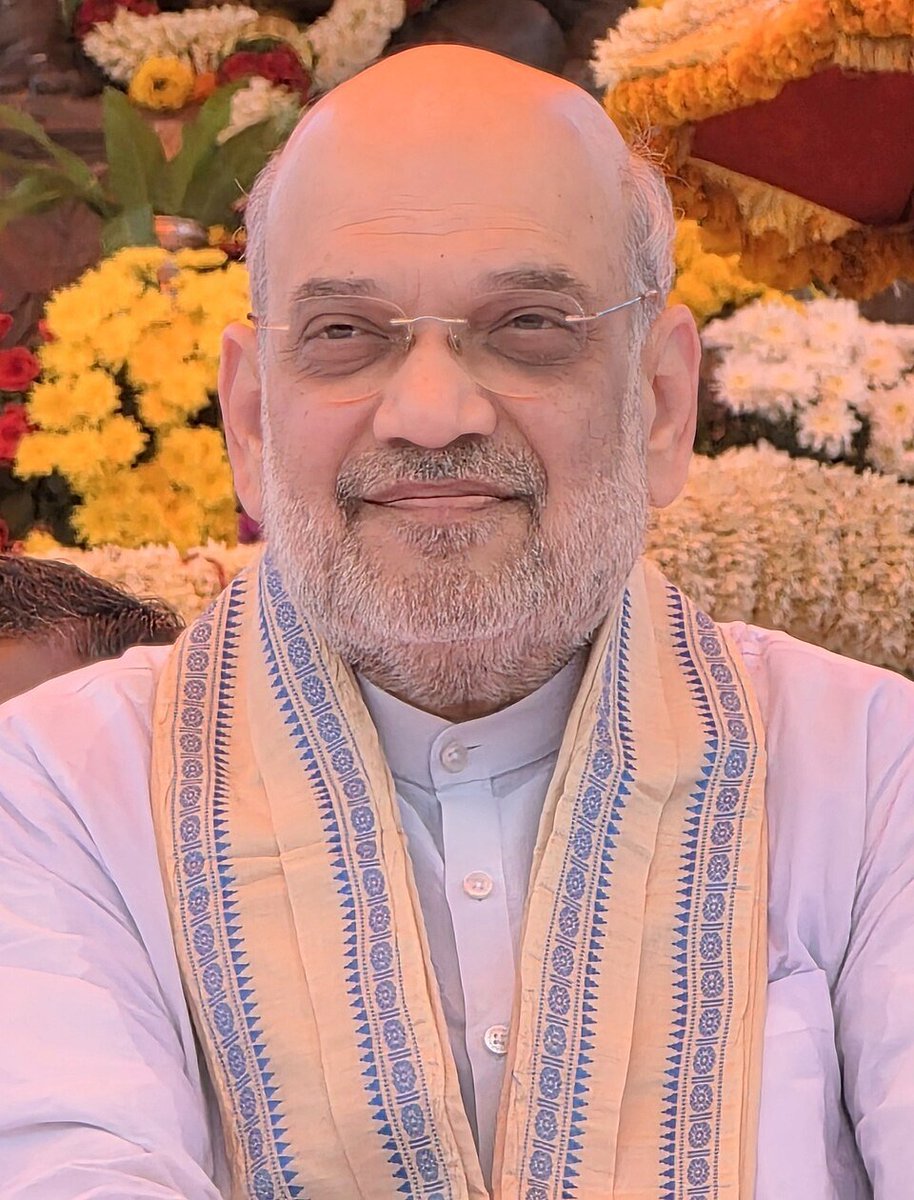 KSS_Org's tweet photo. पहलगाम की ज़मीन फिर खून से लाल हो गई।
आतंक का ठिकाना अगर पाकिस्तान है, तो जवाब भी वहीं चाहिए।
आदरणीय @AmitShah जी, शब्द नहीं, अब सिर्फ़ ठोस कार्रवाई चाहिए — और वो जल्द।

#पहलगाम https://t.co/Vro3cKGTxu
