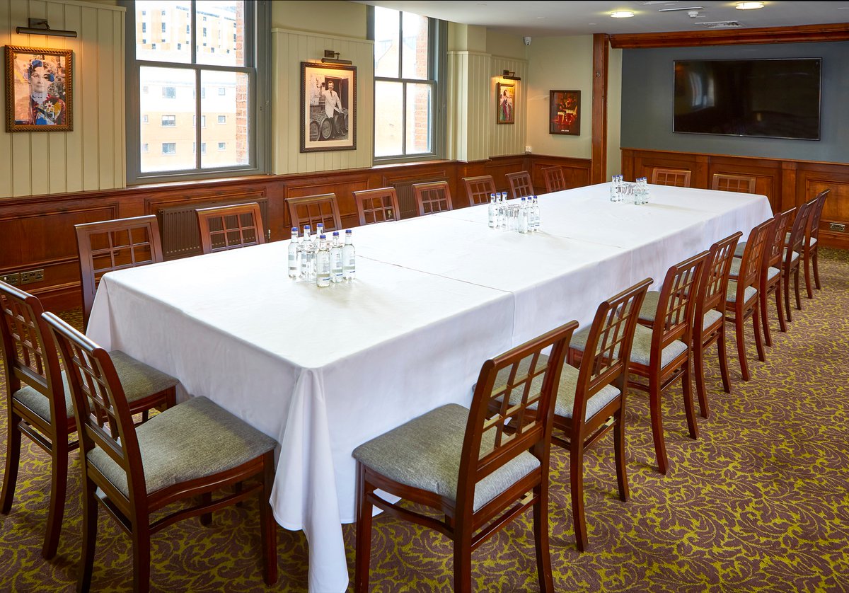 Rain Bar (@rainbar_mcr) on Twitter photo Our Boardroom is the perfect space to hold your next meeting 🖋 Enquire at today at rain@jwlees.co.uk. Who knows, the boss might even treat you to a pint afterwards 🍻🤔😏
#bossesround #meetings #boardroom #citycentre Our Boardroom is the perfect space to hold your next meeting 🖋 Enquire at today at rain@jwlees.co.uk. Who knows, the boss might even treat you to a pint afterwards 🍻🤔😏
#bossesround #meetings #boardroom #citycentre