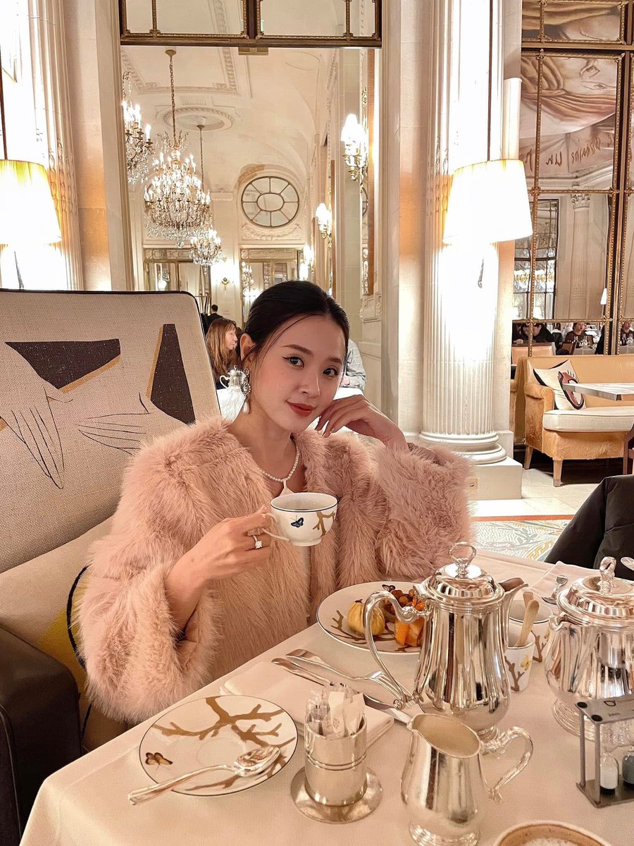 dung_midu's tweet photo. Tận hưởng cuối tuần ♥️ https://t.co/TwkH0vz6FN