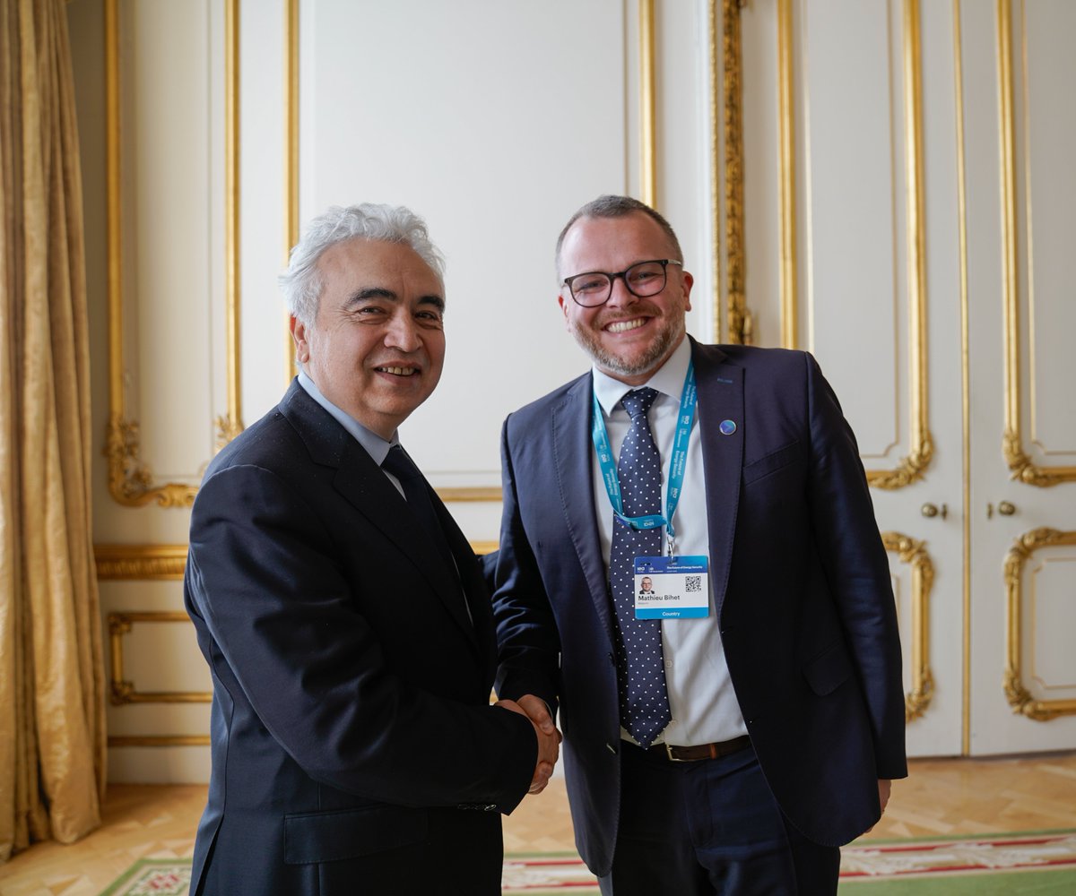 Fatih Birol (@fbirol) on Twitter photo Pleased to meet with Belgian Minister <a href="/BIHETMathieu/">Mathieu Bihet</a> on the sidelines of the IEA-UK Energy Security Summit to discuss energy markets & opportunities for further advancing <a href="/IEA/">International Energy Agency</a>-🇧🇪 cooperation Pleased to meet with Belgian Minister <a href="/BIHETMathieu/">Mathieu Bihet</a> on the sidelines of the IEA-UK Energy Security Summit to discuss energy markets & opportunities for further advancing <a href="/IEA/">International Energy Agency</a>-🇧🇪 cooperation