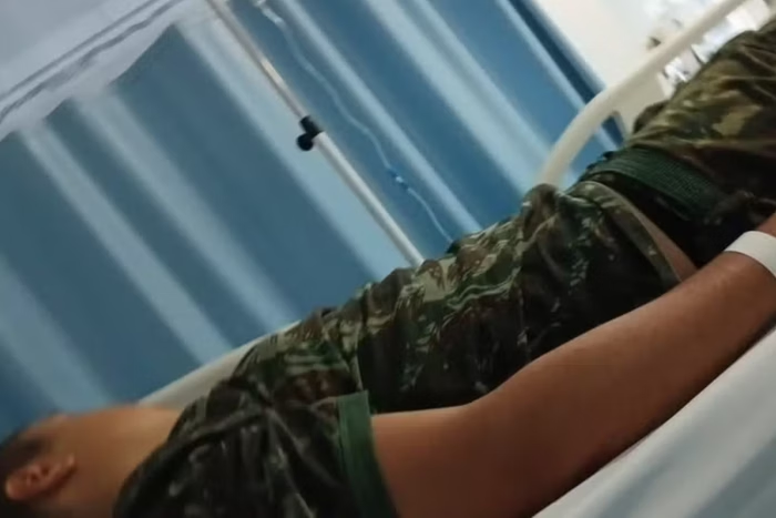 ➡️ Soldado de 19 anos perdeu movimento das pernas após tortura em quartel

Vítima foi agredida após ter informado aos superiores do Exército que perdeu a fivela da farda

Leia: curt.link/ohWaM