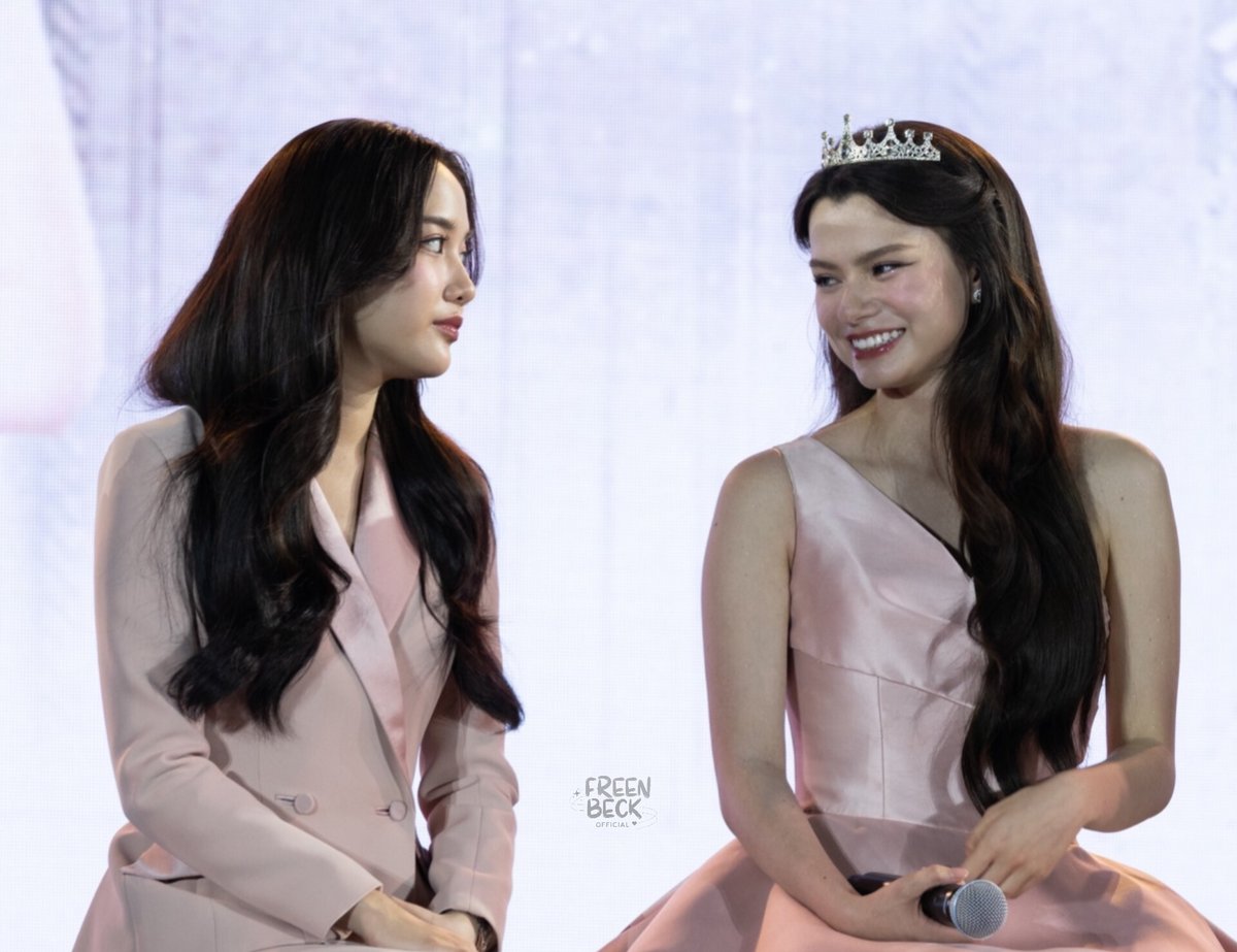 มาเริ่มใหม่ กันค่ะ😁

THE AIR OF FREENBECKY🌪️ 
#4ElementsPressCon 
#ฟรีนเบค #FreenBecky
#srchafreen #beckysangels