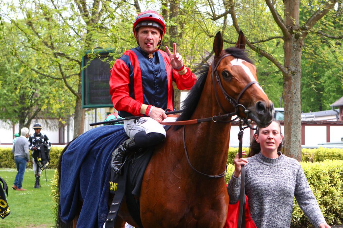 ☀️Victoire à Compiègne 😁
👤 <a href="/nclementracing/">Clement & Hermans Racing</a> 
🎩 Ecurie HDBB/C Bloodstock
💪🏻💪🏻💪🏻
🥇SPEED FOR RUN 
Prix de Hippomène - Maiden - 2000m 
Merci à <a href="/SandraBiloe/">Biloé Joaillerie Monte-Carlo</a> &amp; <a href="/eqwinapp/">EQWIN</a>, nos partenaires, pour leur soutien 🪽
#galop #jockey #passionjob ❣️
📸Scoopdyga
