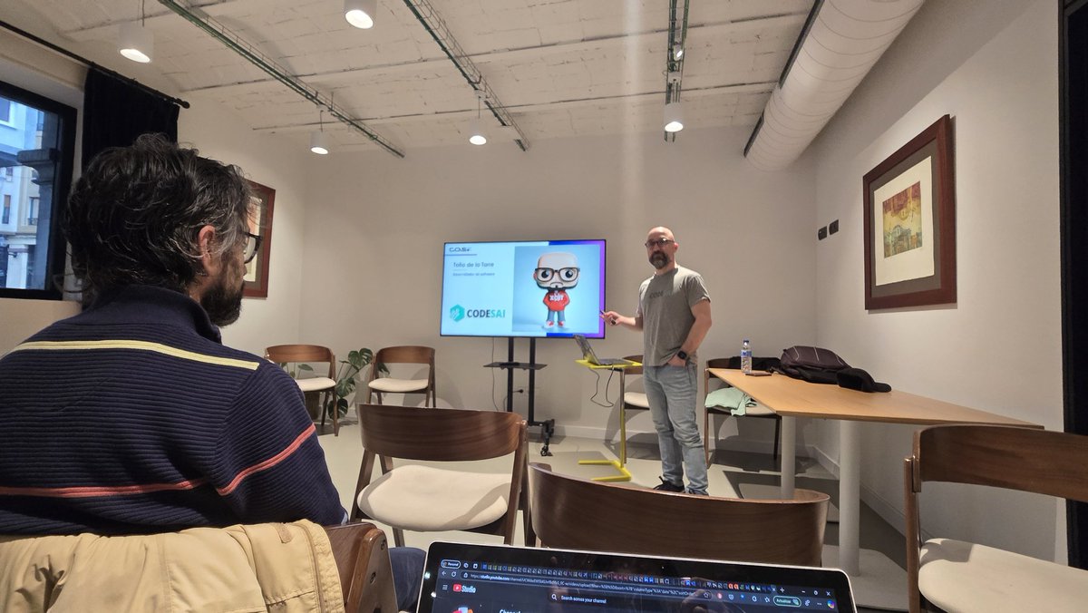 Hoy estamos con <a href="/asturiaswcraft/">Asturias Software Crafters</a> viendo a <a href="/adelatorrefoss/">Toño de la Torre</a>