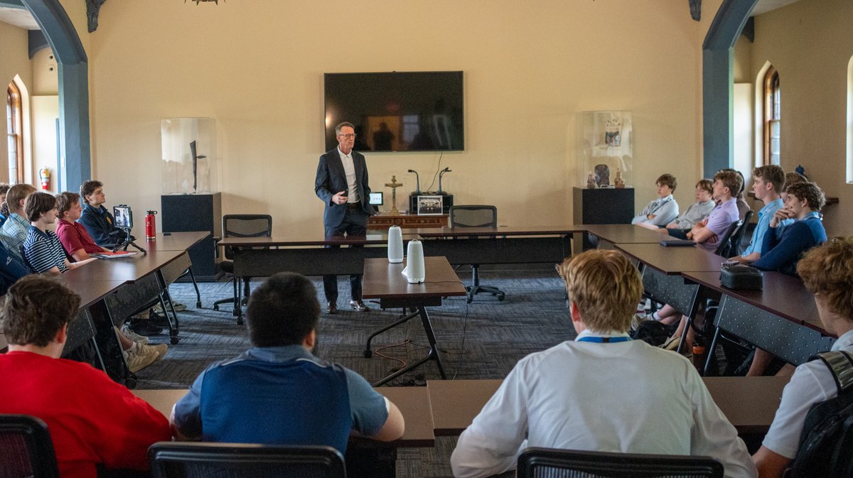 sluhjrbills's tweet image. We are grateful to have welcomed Mark Chipman, Executive Chairman of the Winnipeg Jets, on our campus to talk with students in the Ignatian Business League (IBL) about his experience in the business of professional hockey. #SLUHLife #AMDG