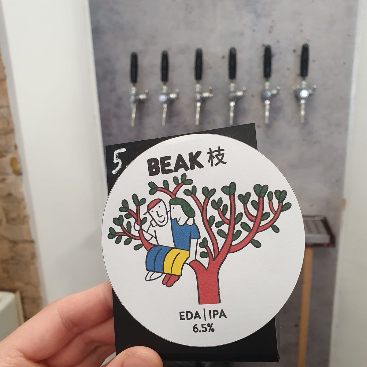 CraftTooting's tweet photo. NEW #Beak x #Floc ‘Threads 4’ Citra & Krush #IPA ~ pillowy soft and JOOSEY! PLUS we have ‘Eda’ #IPA on Tap tasting >> 🤤 (Pic 2) 🍺 #Craft #Tooting #Craftbeer #Bar & #BottleShop open late! #TootingBroadway #beer #beers https://t.co/cpM47PbrsS