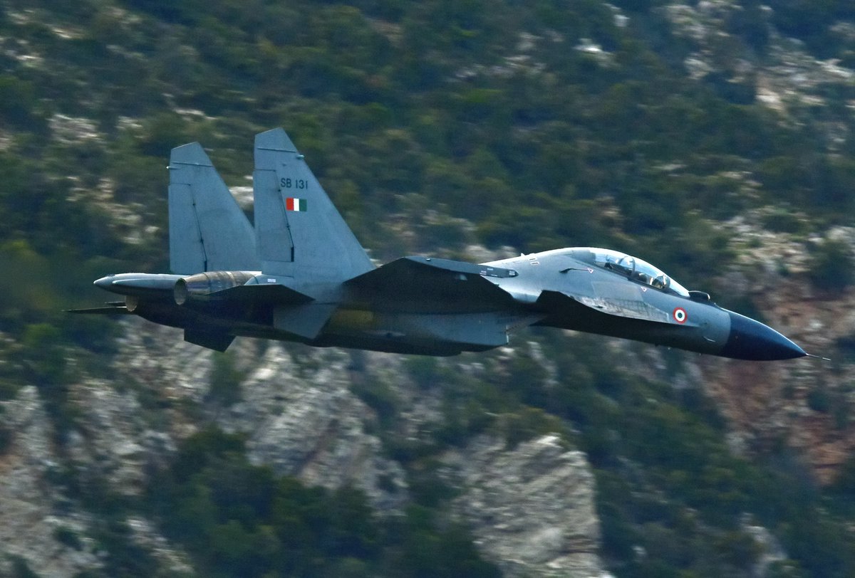 grs_st's tweet photo. Some #avgeek #togs have said they shot the first #lowlevel @IndianAirforce_ Su30s in Greece on 10 April - not so, a few hardy souls saw the first at 6pm on the 9th. Light was crap, packing up as they said they had cx, & camera settings were for Lizards! But here's the proof! https://t.co/BPmhnuZIUn