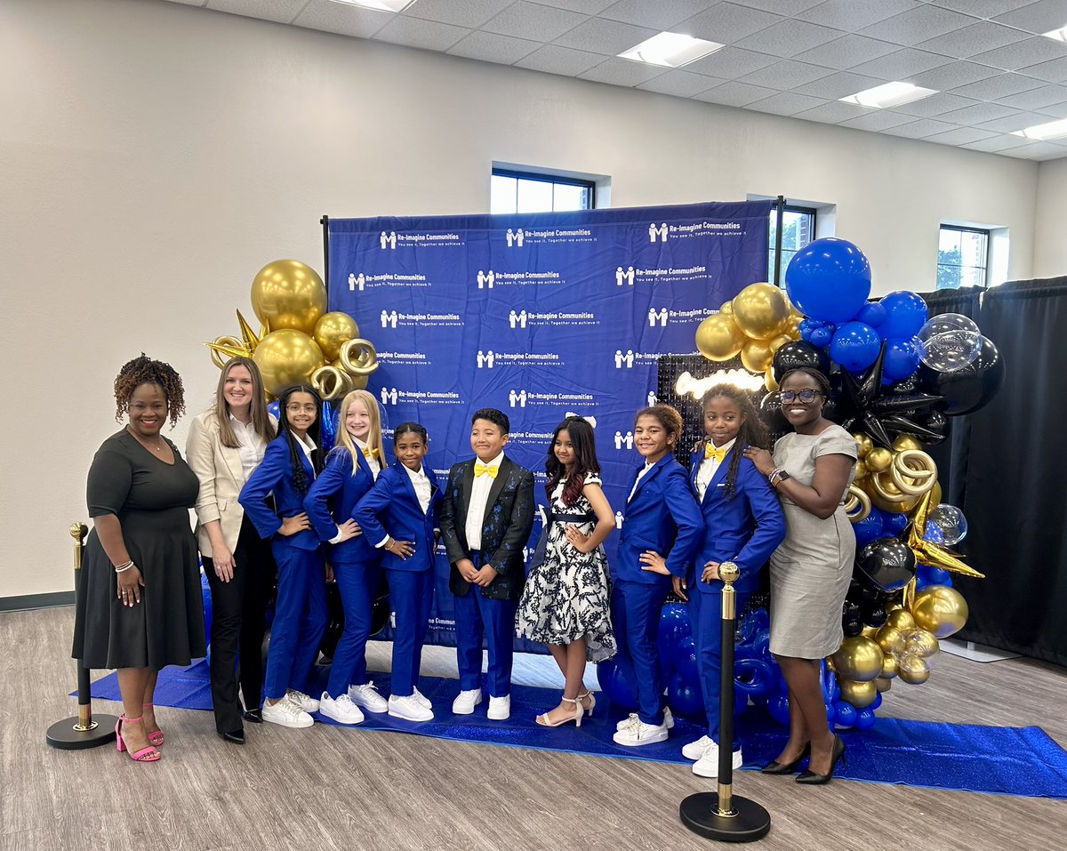 Last night, our Dream Lake Ambassadors led the Pledge of Allegiance during the Apopka Area Awards. We were honored to have Dr. Hogan,M. Hossain, and Mrs. Zuclich represent our school as Teacher of the Year, Student of the Year, and Support Person/Admin of the Year.