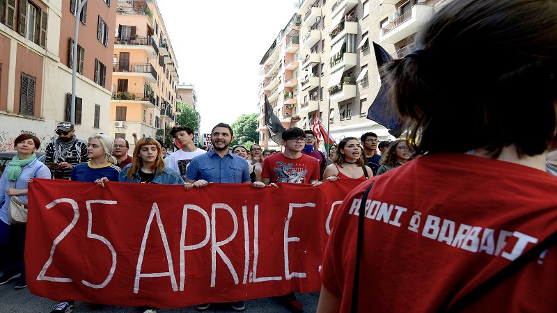 ElsaaDiego's tweet image. Diversi comuni hanno annullato le celebrazioni del 25 aprile in ottemperanza alle decisioni governative.

#25aprile 
#BellaCiao 
#Coldplay