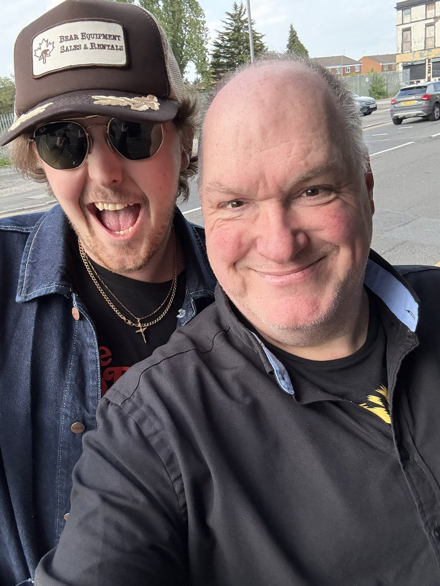 Adam Harding-Jones (@adamsuperjuiced) on Twitter photo Awesome start to a fantastic Friday night gig. Bumped into two great people from two brilliant bands <a href="/IanSkelly1/">Ian Skelly</a> and <a href="/DreamMachineHQ/">The Dream Machine</a> ready for tonight’s <a href="/Shack_Band/">Shack</a> at <a href="/LpoolOlympia/">Liverpool Olympia</a> 🎸🎵🥁 Awesome start to a fantastic Friday night gig. Bumped into two great people from two brilliant bands <a href="/IanSkelly1/">Ian Skelly</a> and <a href="/DreamMachineHQ/">The Dream Machine</a> ready for tonight’s <a href="/Shack_Band/">Shack</a> at <a href="/LpoolOlympia/">Liverpool Olympia</a> 🎸🎵🥁
