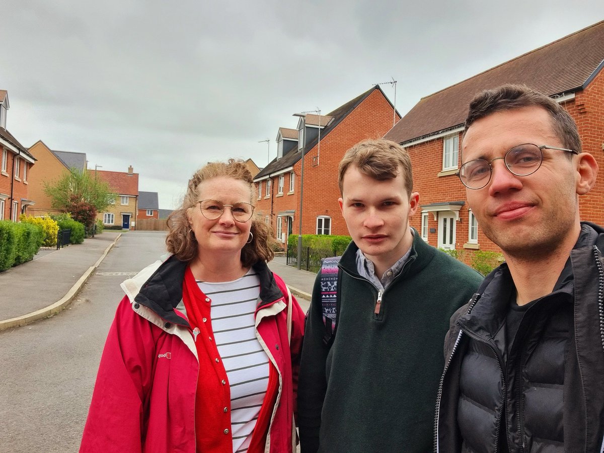 Really enjoyed getting out across Aylesbury and the villages this week and running canvassing sessions for our brilliant <a href="/aylesburylabour/">Aylesbury Labour 🌹</a> candidates.

Bucks Council has taken voters here for granted. It's time for a fresh start.

Vote for change, vote Labour on Thursday 1 May. 🌹