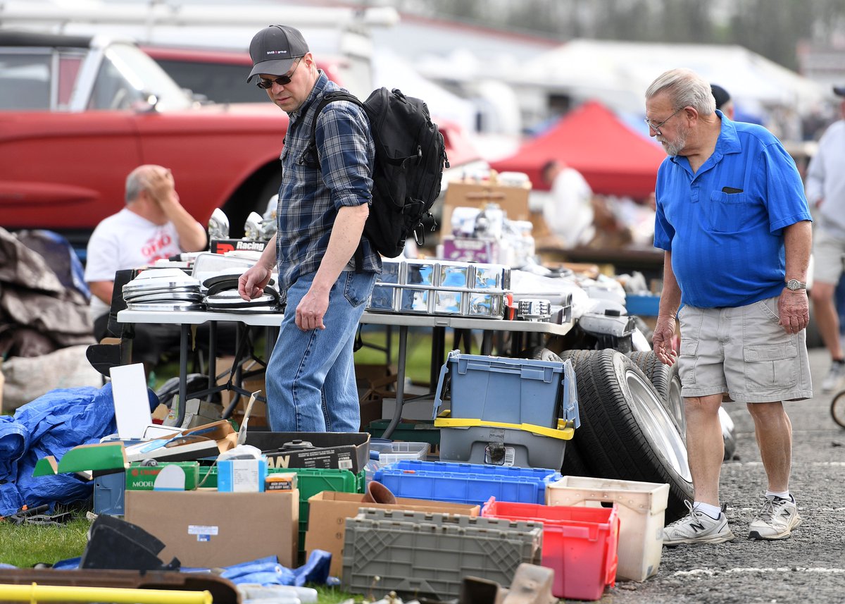 Jason Malmont (@jmalmont) on Twitter photo Visitors of the annual Spring Carlisle Collector Car Flea Market, Corral & Auction looks for collector car items and memorabilia for sale on Friday morning, April 25, 2025, at the Carlisle Fairgrounds. Photos gallery up soon at <a href="/cumberlink/">The Sentinel</a>. Visitors of the annual Spring Carlisle Collector Car Flea Market, Corral & Auction looks for collector car items and memorabilia for sale on Friday morning, April 25, 2025, at the Carlisle Fairgrounds. Photos gallery up soon at <a href="/cumberlink/">The Sentinel</a>.