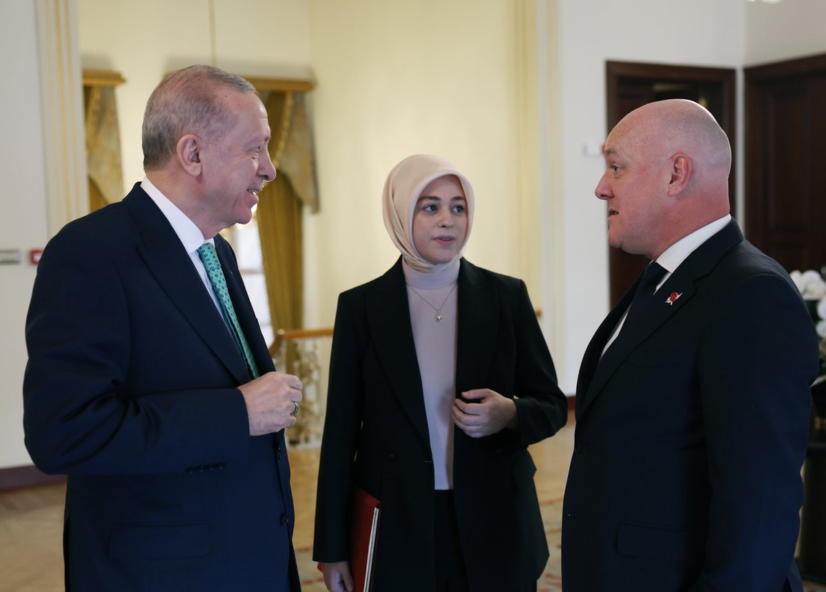 Cumhurbaşkanımız Sayın Recep Tayyip Erdoğan, Yeni Zelanda Başbakanı Christopher Luxon'u Cumhurbaşkanlığı Dolmabahçe Ofisi'nde kabul etti.