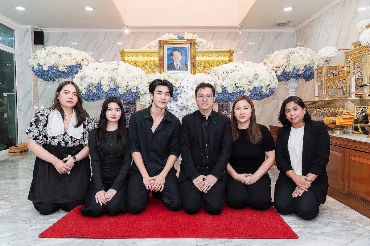 ขอขอบพระคุณ คุณสมภพ โรจนชัยชนินทร
รองกรรมการผู้จัดการ ฝ่ายการตลาด
พร้อมทั้ง คุณสุภาภรณ์ พินิจวงษ์
ผู้จัดการฝ่ายขาย บริษัท ฟู้ด อินโนวา เทรดดิ้ง แอนด์ เซอร์วิส อาหารแมวเน็กโกะ และทีม <a href="/Nekko_catfood/">Nekkocatfood_official</a> 

ที่ได้กรุณาร่วมเป็นเจ้าภาพในพิธีสวดพระอภิธรรมศพคุณพ่อจุติณัฏฐ์ จิโรชน์ธิกุล
