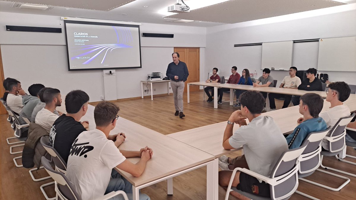 Hoy,alumnos de 2º del Grado en Ingeniería Mecánica en la asignatura de ORGANIZACIÓN DE LA PRODUCCIÓN,han visitado <a href="/ClariosGlobal/">Clarios</a> de mano de <a href="/EdQuintanal/">Eduardo Quintanal</a> y Adrián Gutiérrez. Gracias por la acogida para que el alumnado entendiera el día a día en la empresa,sintiéndose como uno más.