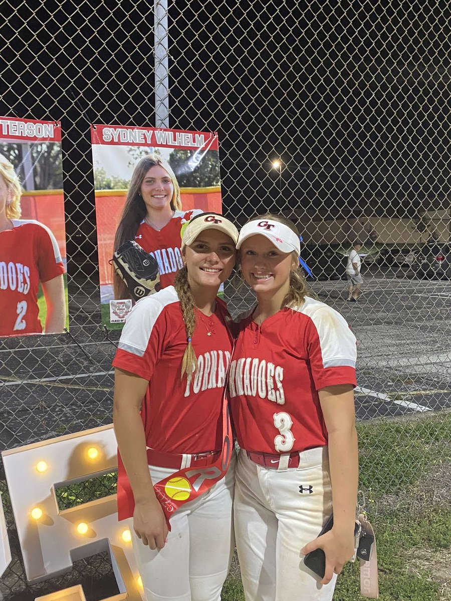 MorganMaske2026's tweet photo. @CLW_softball had a great senior night on Wednesday! I have played with these ladies for the last three years and it’s been an honor and a privilege. The team did their very best to end the regular season on a high note. @jklinefelter_1 @CoachMarioH @amber_fiser @UCF_Softball https://t.co/2guiqZGqyJ