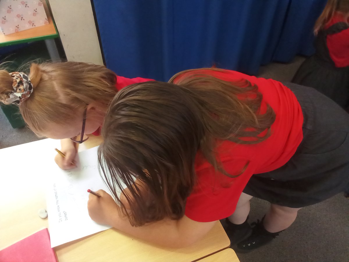 Y3 Science - answering key questions at the start of our new topic on Animals, starting with nutrition.  We'll come back to them later to see what we have learnt! <a href="/WBJJuniorSchool/">William Barcroft Junior School</a> #wbjsscience