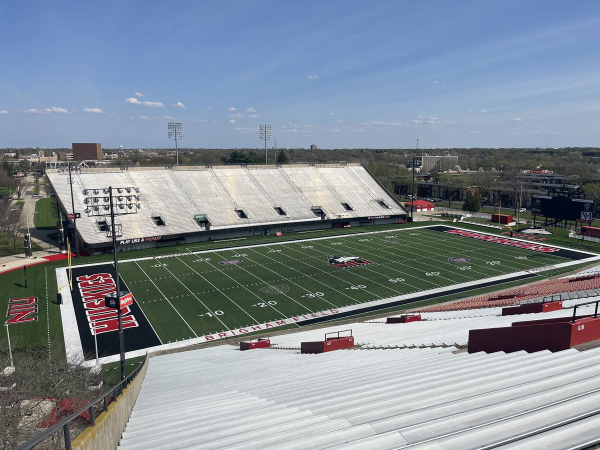 So the weather tomorrow looks about perfect. It will be a great day to watch some Huskie football ☀️☀️

See you all tomorrow 🏈

#GoHuskies #HuskieAthleticFund