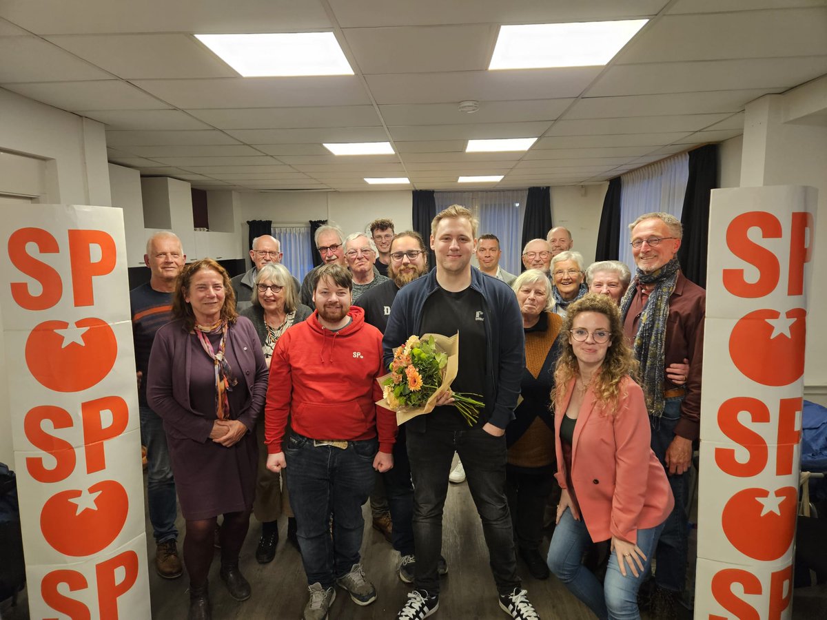 Lijsttrekker SP Zutphen gekozen! 

Onze ledenvergadering van 24 april heeft unaniem Mart de Ridder (<a href="/MartdeRiddert/">Mart de Ridder</a>) voorgedragen als lijsttrekker voor de gemeenteraadsverkiezingen van 2026! 💪
