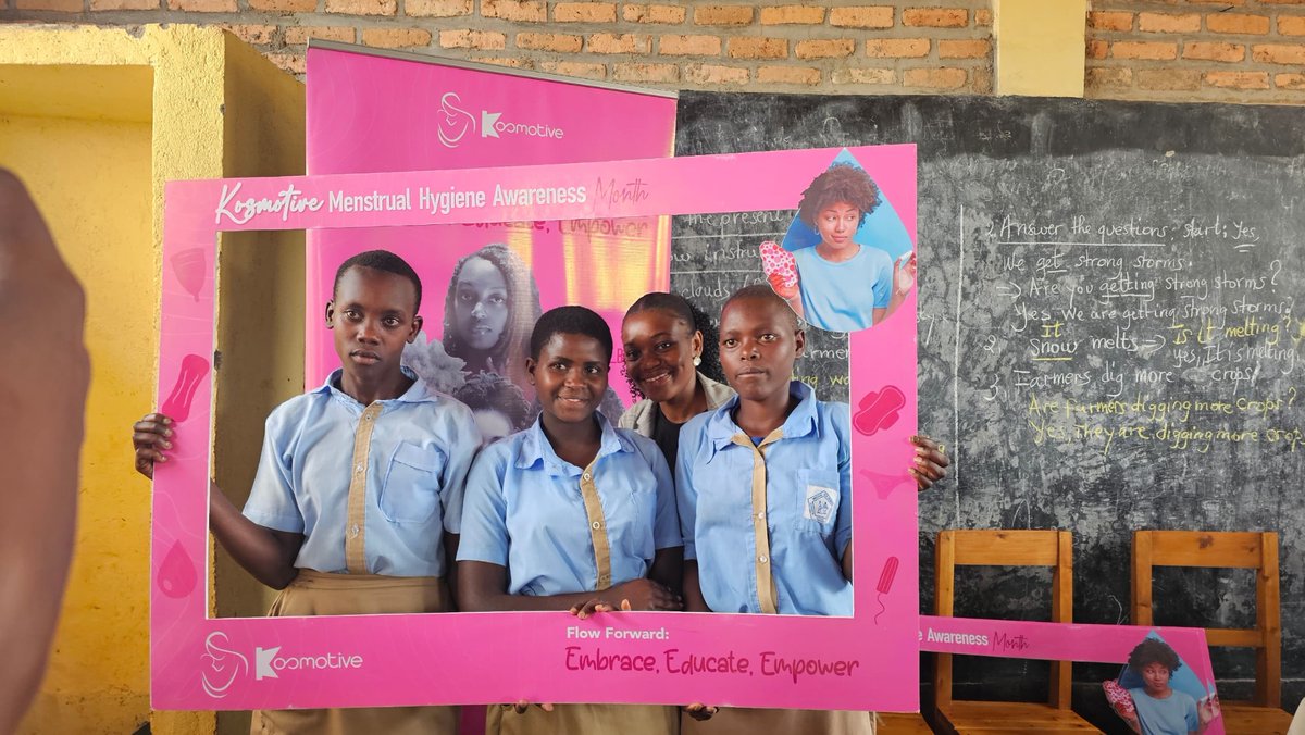 KosmotiveRwanda's tweet photo. Let’s talk period openly with pride. Let’s break the stigma.
It starts with us, Join The Mission 

BREAK THE STIGMA🩸

#LetsTalkPeriod #BreakTheSilence #WithHerAlways #KosmotiveCares https://t.co/oJbZjfa4C9