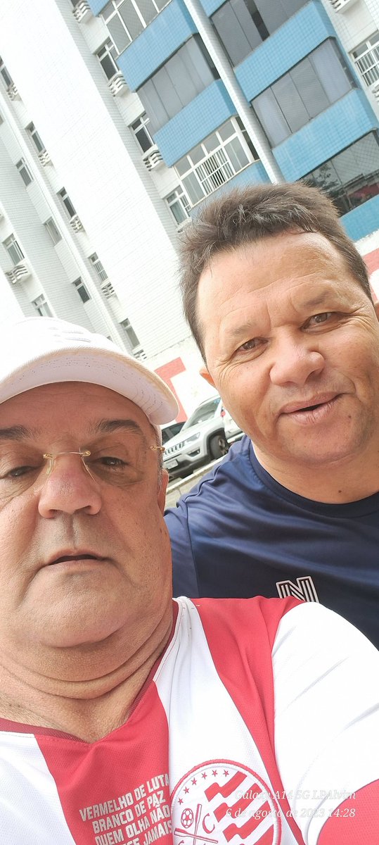 lpalvim's tweet photo. @nauticope Com muito orgulho tirei essa foto com o ídolo. https://t.co/em5773IlkZ