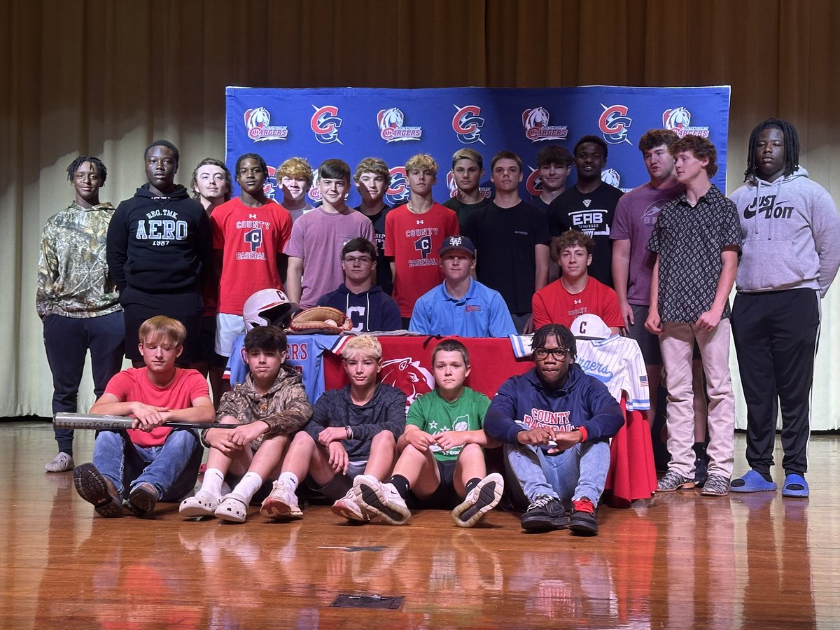 Signing Day for <a href="/TateMiller_27/">Tate Miller</a> 

Excited for the future for Tate!

#GRIT