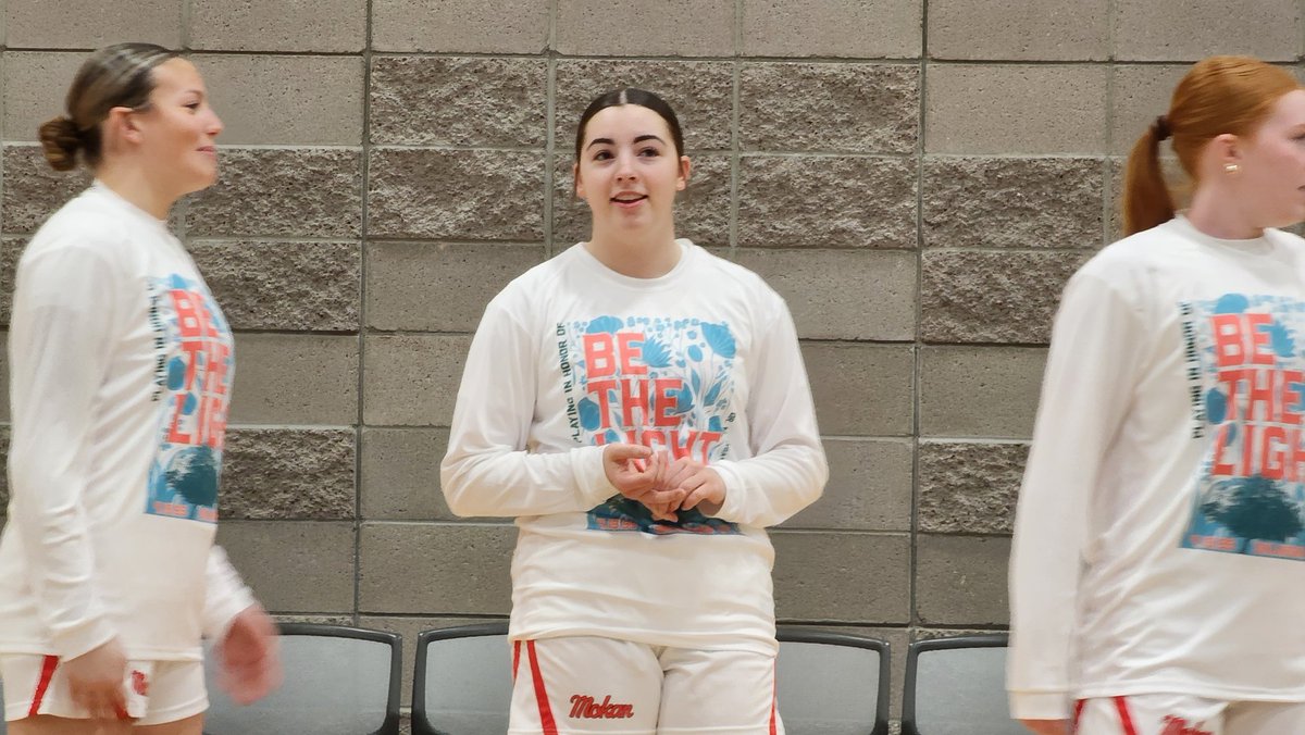 Emmarie Barger (@emmariebarger27) on Twitter photo Here we go! Tip off in Phoenix! <a href="/niketoc/">Nike Tournament of Champions</a> <a href="/MokanGirls/">Mokan Girls Basketball</a> <a href="/KSScoutDeck/">DeckScoutKS</a> <a href="/RobertPGHKansas/">Robert Kelly</a> Here we go! Tip off in Phoenix! <a href="/niketoc/">Nike Tournament of Champions</a> <a href="/MokanGirls/">Mokan Girls Basketball</a> <a href="/KSScoutDeck/">DeckScoutKS</a> <a href="/RobertPGHKansas/">Robert Kelly</a>