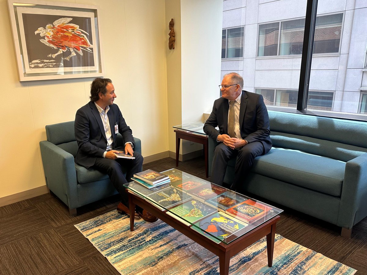 CERES (@ceres_uy) on Twitter photo Nuestro director ejecutivo, <a href="/IgnacioMunyo/">Ignacio Munyo</a>, se reunió con William F. Maloney, economista jefe en el <a href="/BancoMundial/">Banco Mundial</a> para la región de América Latina y el Caribe, para conversar sobre las perspectivas de Uruguay en el contexto global actual y estrategias para acelerar la tasa de Nuestro director ejecutivo, <a href="/IgnacioMunyo/">Ignacio Munyo</a>, se reunió con William F. Maloney, economista jefe en el <a href="/BancoMundial/">Banco Mundial</a> para la región de América Latina y el Caribe, para conversar sobre las perspectivas de Uruguay en el contexto global actual y estrategias para acelerar la tasa de